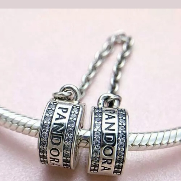 Pandora logo signature safety chain. - Picture 7 of 8